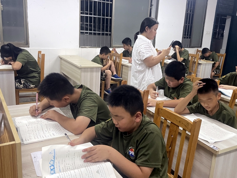 夏令营,新起点青少年特训学校